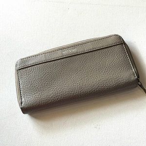 Matt & Nat wallet